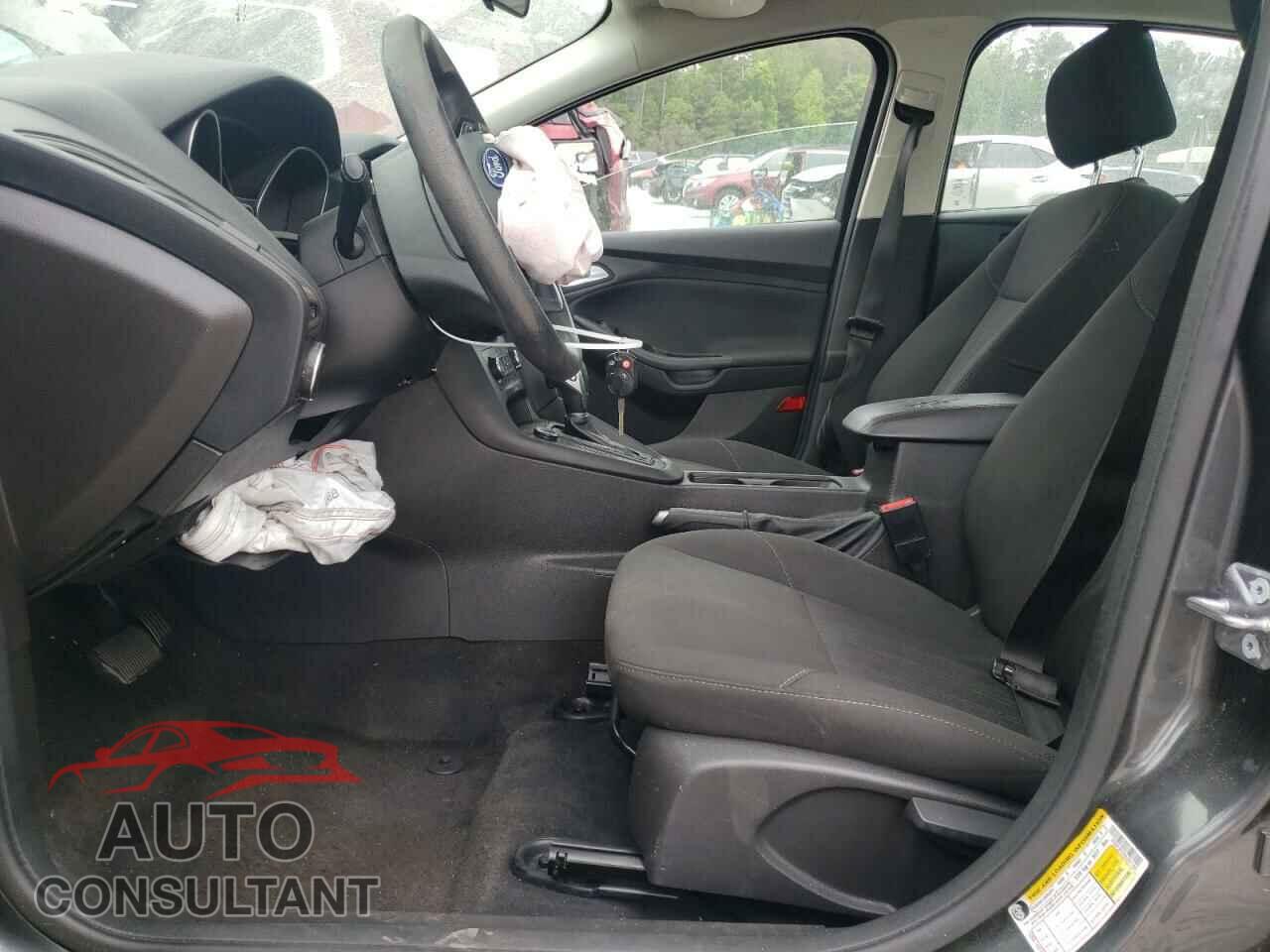 FORD FOCUS 2017 - 1FADP3F22HL221154