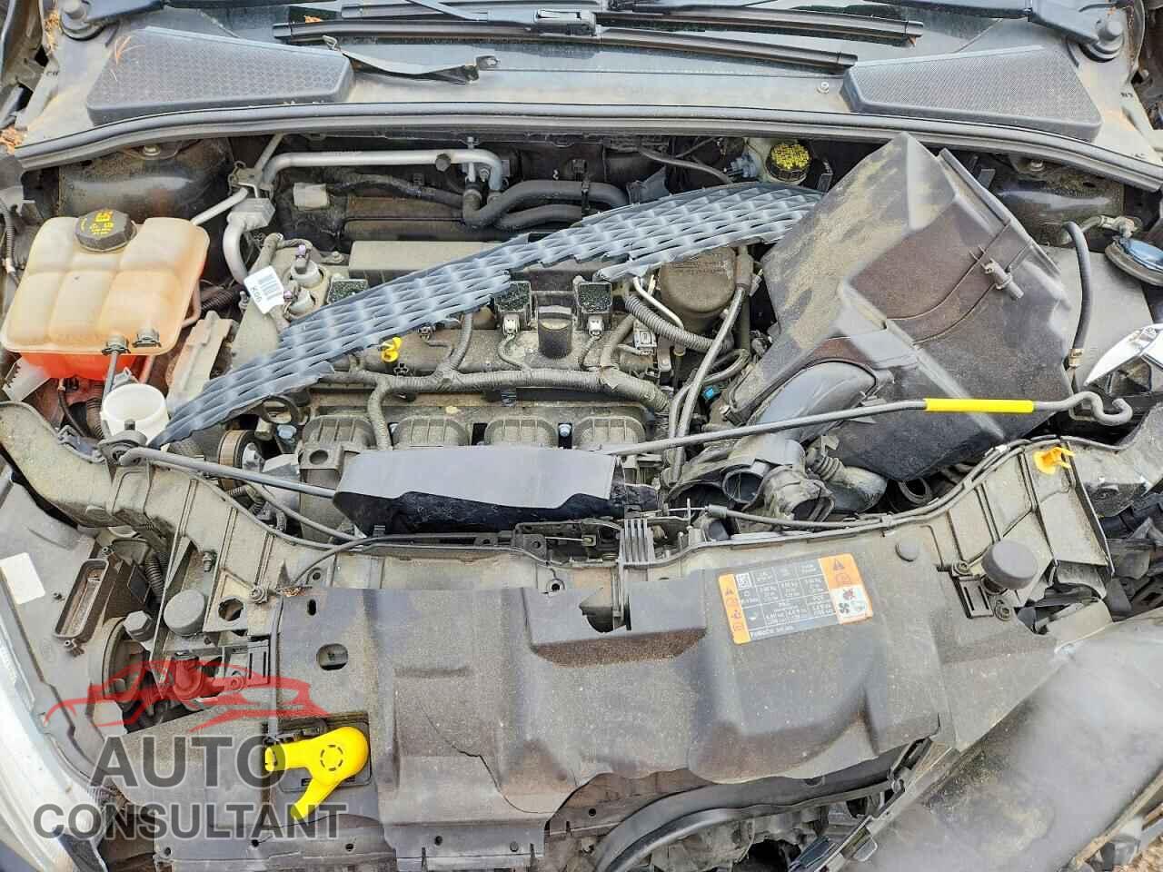 FORD FOCUS 2015 - 1FADP3E20FL297745