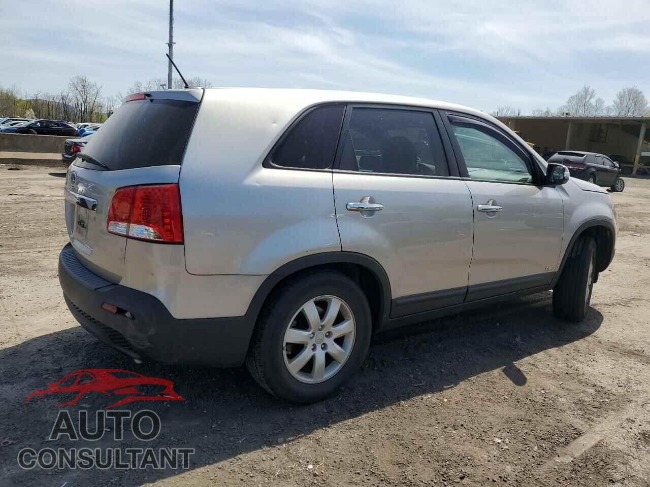 KIA SORENTO 2013 - 5XYKTDA64DG350077