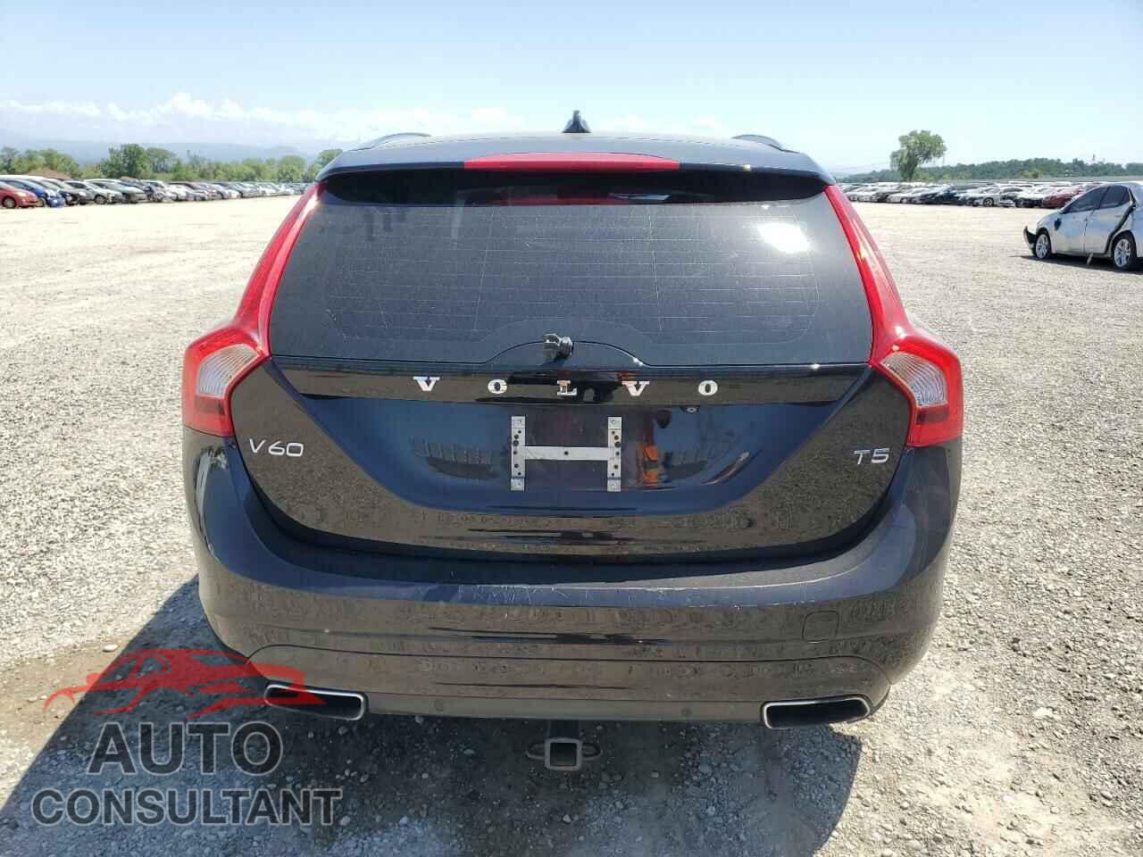 VOLVO V60 2015 - YV140MEK8F1224052