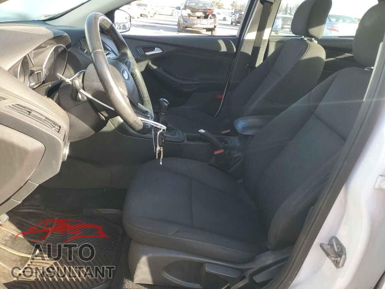 FORD FOCUS 2016 - 1FADP3F26GL336032