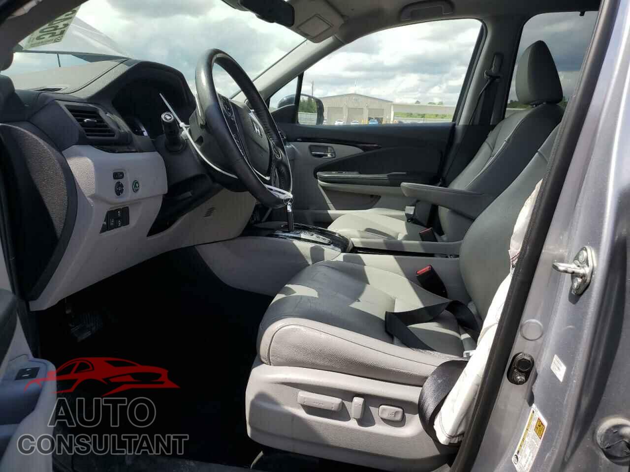HONDA PILOT 2017 - 5FNYF5H96HB016038