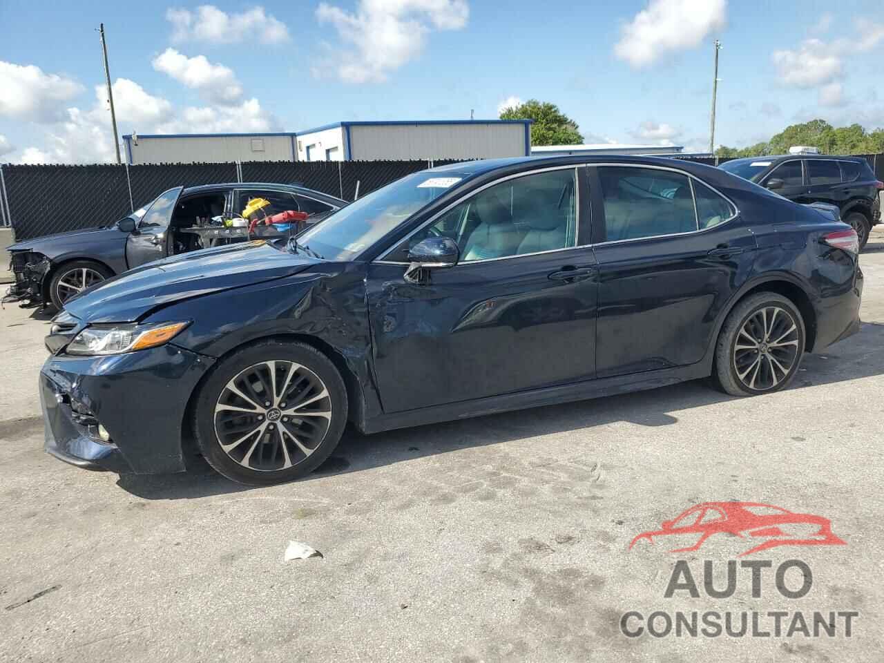 TOYOTA CAMRY 2018 - 4T1B11HK1JU520506