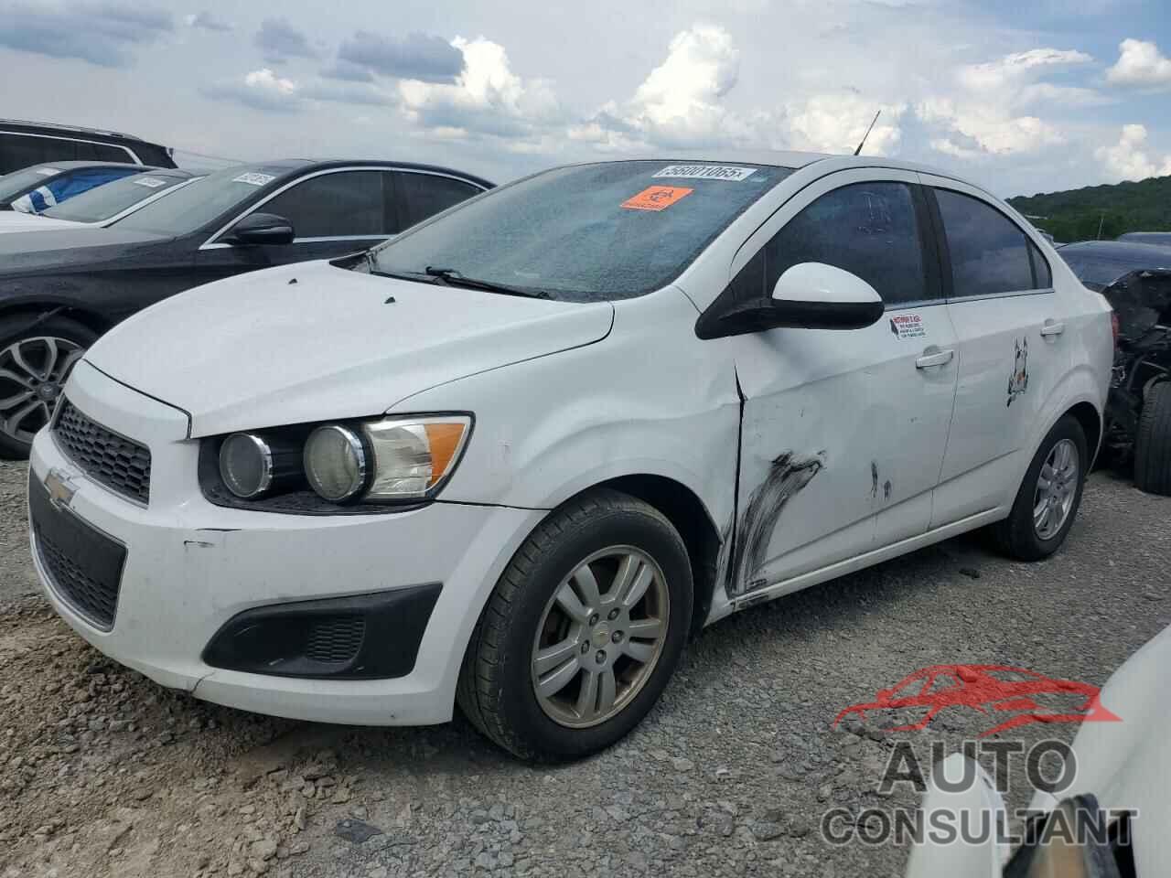 CHEVROLET SONIC 2013 - 1G1JC5SH9D4137246