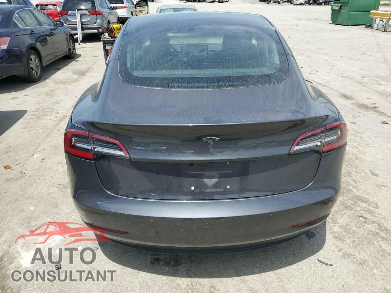 TESLA MODEL 3 2018 - 5YJ3E1EA5JF049378