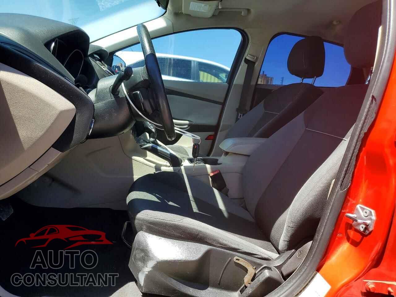FORD FOCUS 2012 - 1FAHP3M2XCL367959