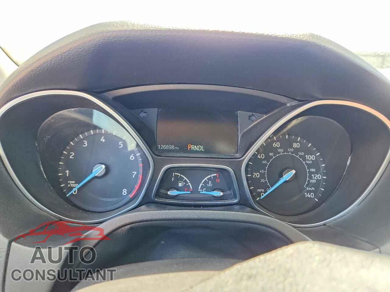 FORD FOCUS 2015 - 1FADP3K28FL219427