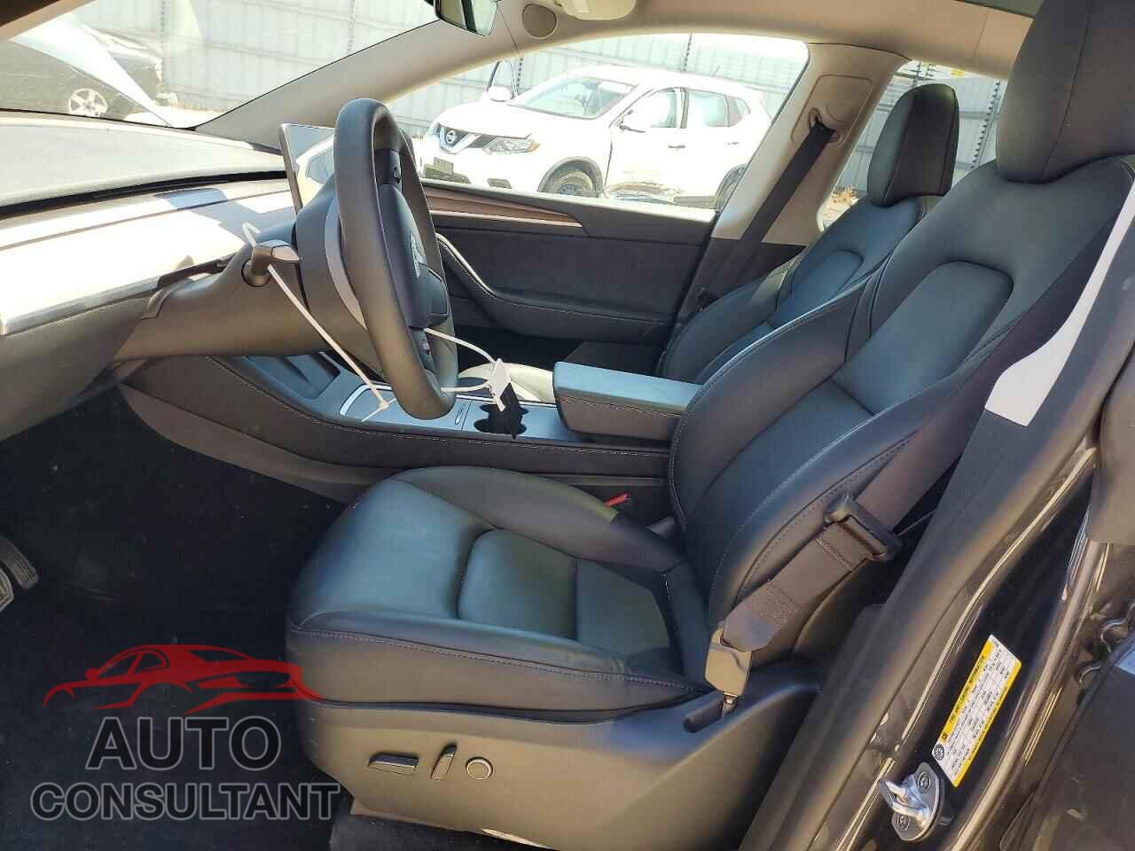 TESLA MODEL Y 2024 - 7SAYGDEE4RF117768