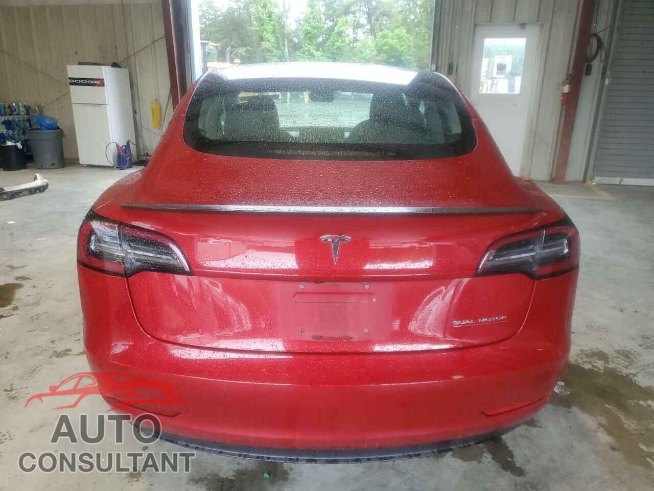 TESLA MODEL 3 2018 - 5YJ3E1EB7JF181017