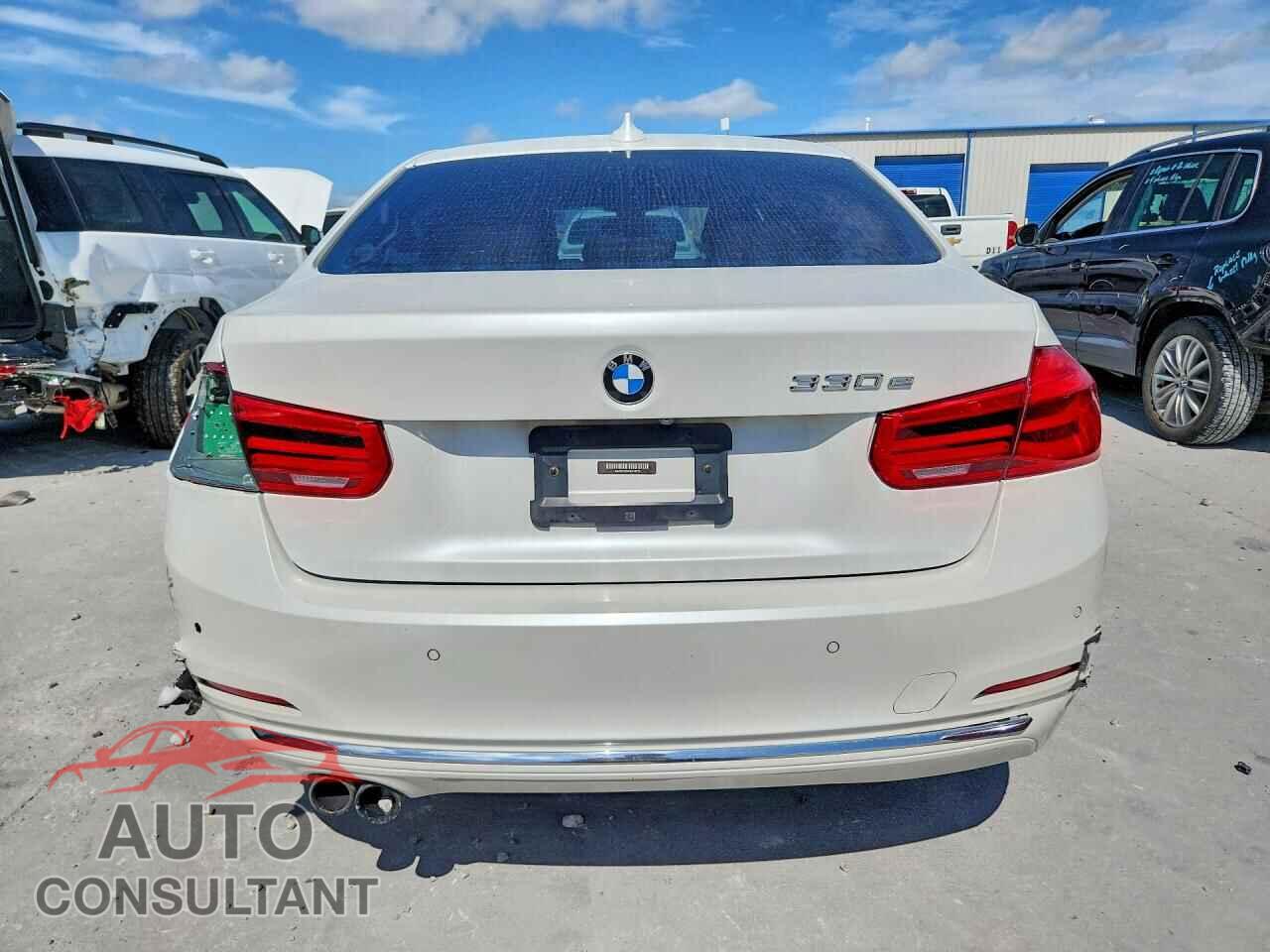 BMW 3 SERIES 2017 - WBA8E1C30HA156770