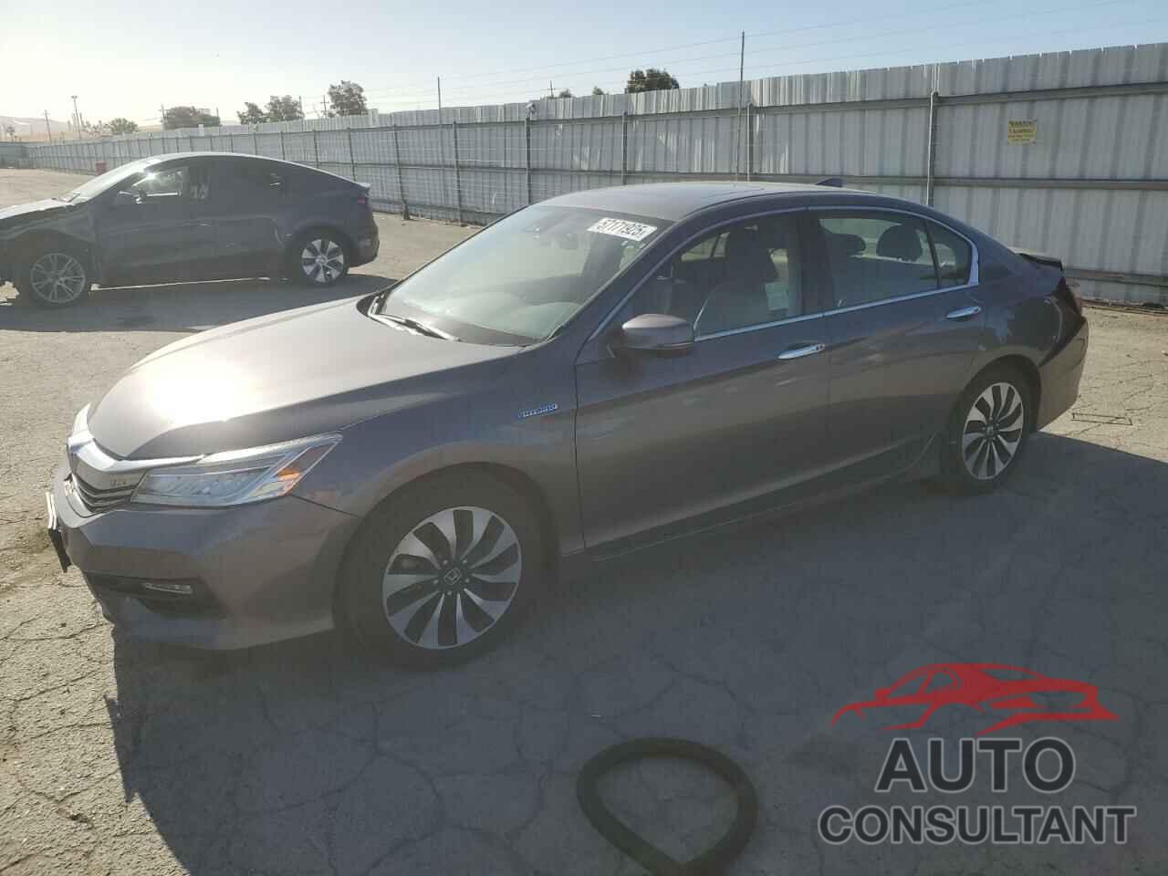 HONDA ACCORD 2017 - JHMCR6F7XHC019982