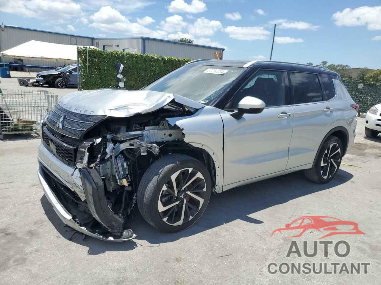 MITSUBISHI OUTLANDER 2023 - JA4J3VA80PZ017359