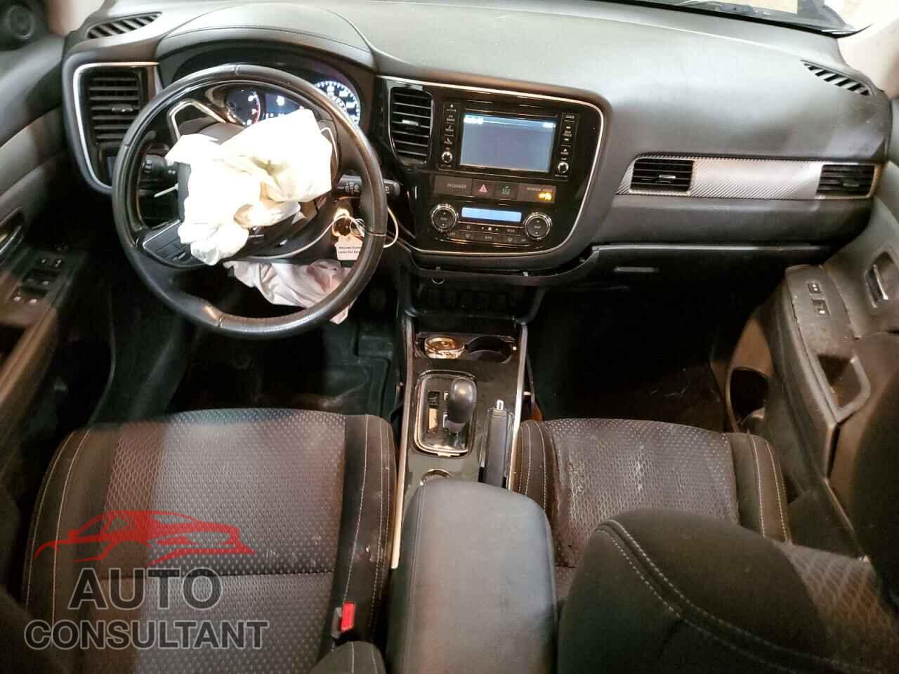 MITSUBISHI OUTLANDER 2017 - JA4AD2A38HZ042155