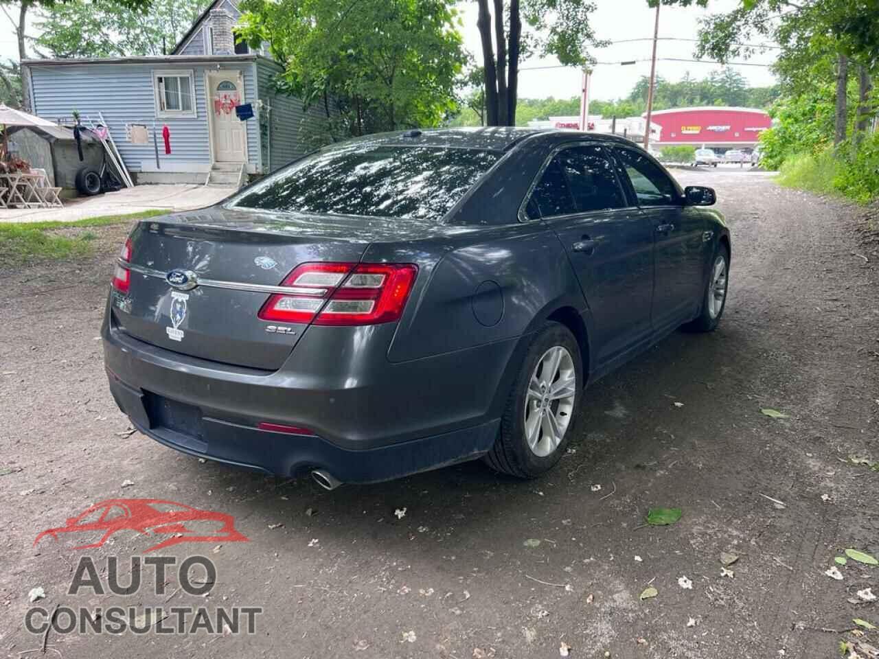 FORD TAURUS 2015 - 1FAHP2E82FG168267