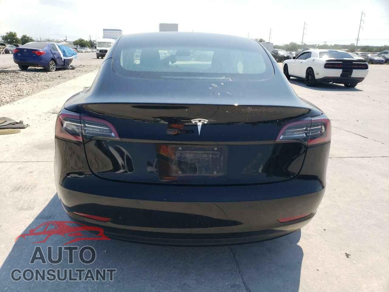TESLA MODEL 3 2018 - 5YJ3E1EA7JF060298