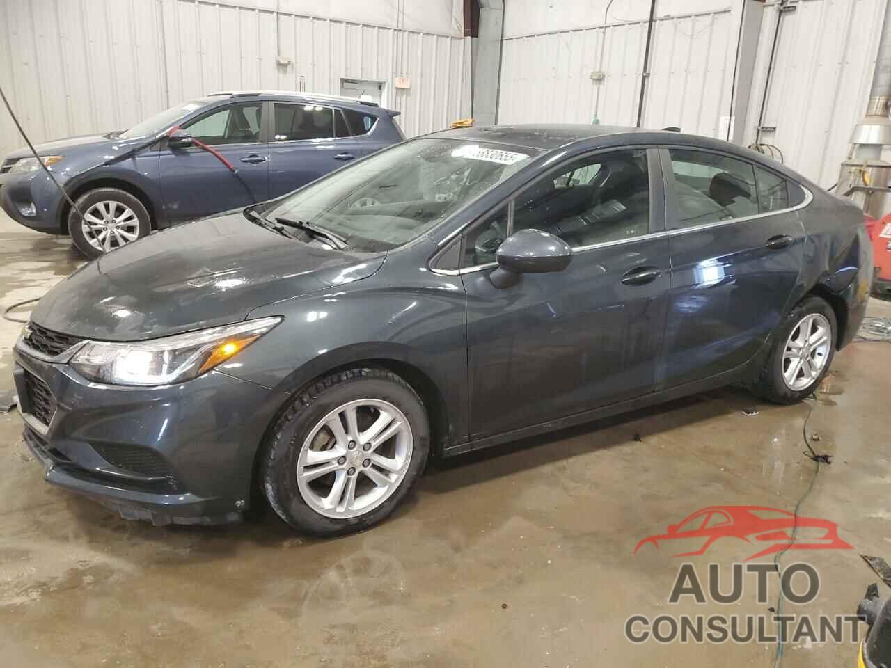 CHEVROLET CRUZE 2018 - 1G1BE5SMXJ7205642