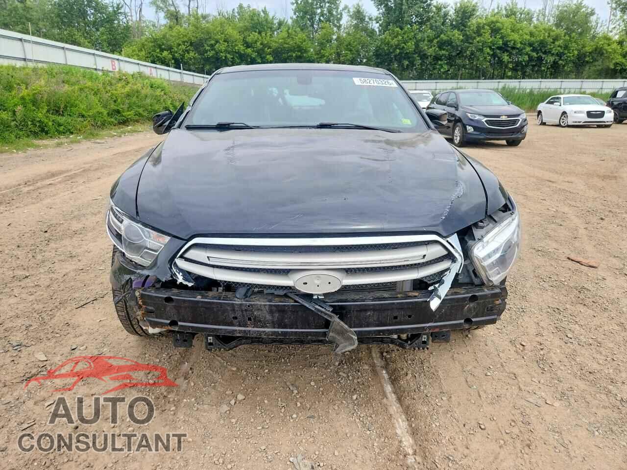 FORD TAURUS 2017 - 1FAHP2E89HG128884