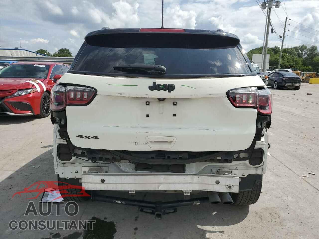 JEEP COMPASS 2018 - 3C4NJDBB0JT323963