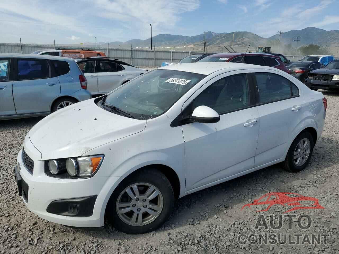 CHEVROLET SONIC 2012 - 1G1JB5SH8C4232611
