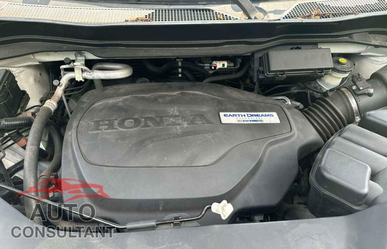 HONDA PILOT 2017 - 5FNYF5H53HB018469