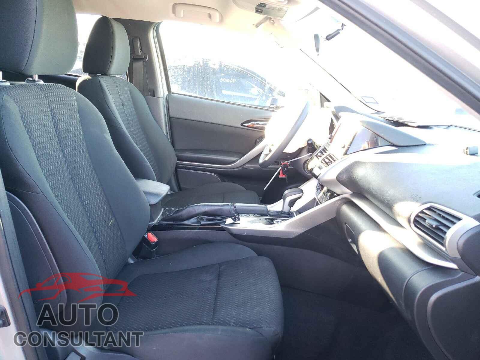 MITSUBISHI ECLIPSE 2018 - JA4AT3AAXJZ050464