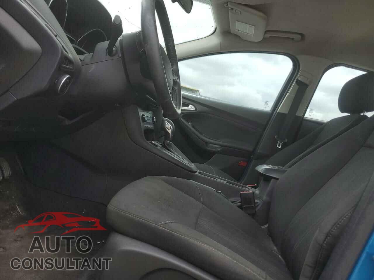 FORD FOCUS 2017 - 1FADP3F21HL219573