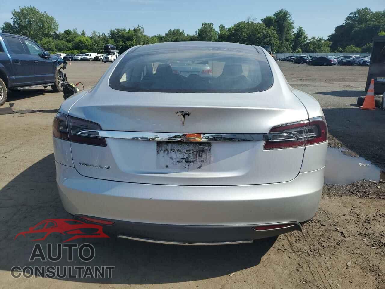 TESLA MODEL S 2013 - 5YJSA1CG9DFP06427