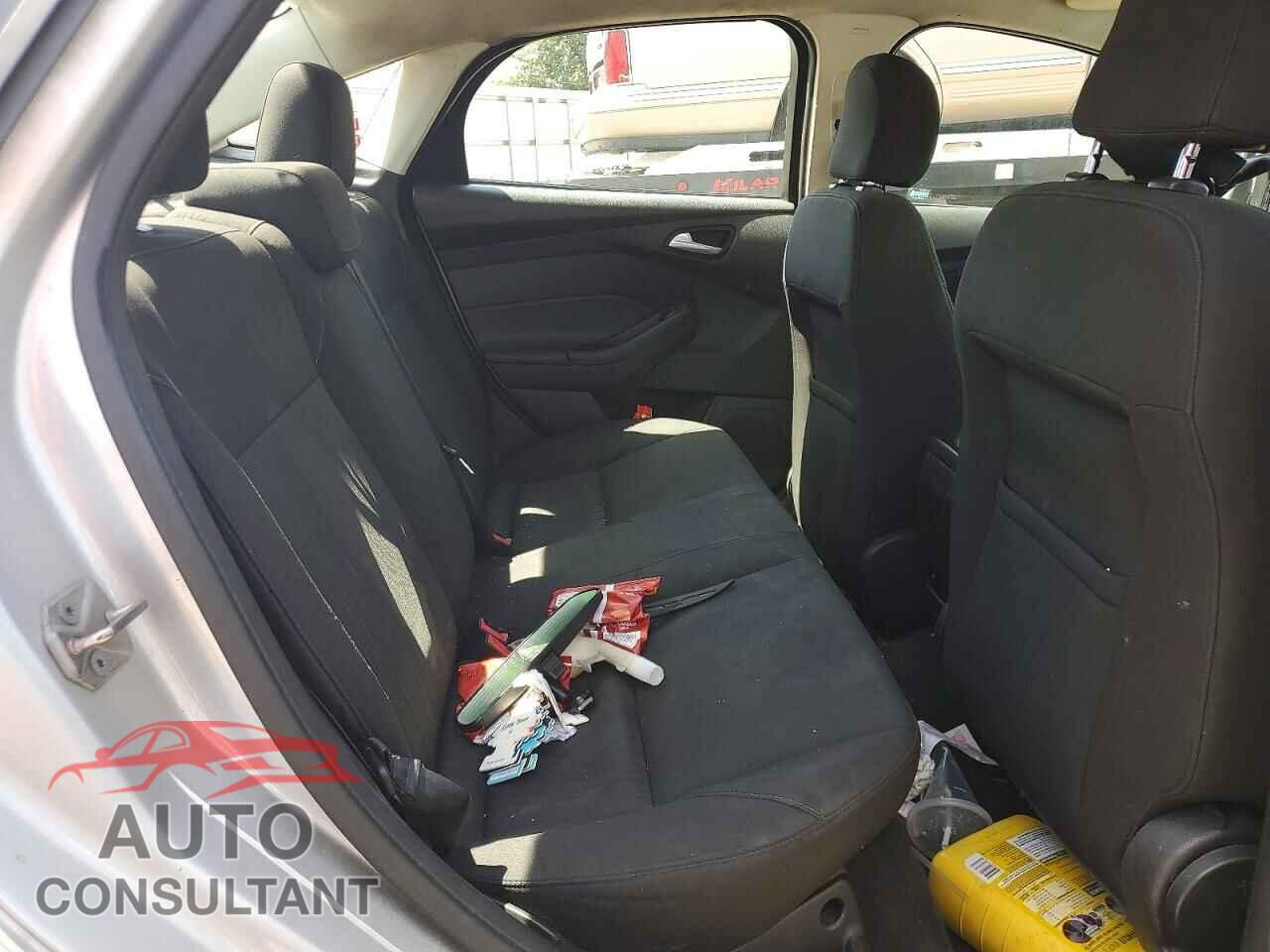 FORD FOCUS 2015 - 1FADP3F25FL373961