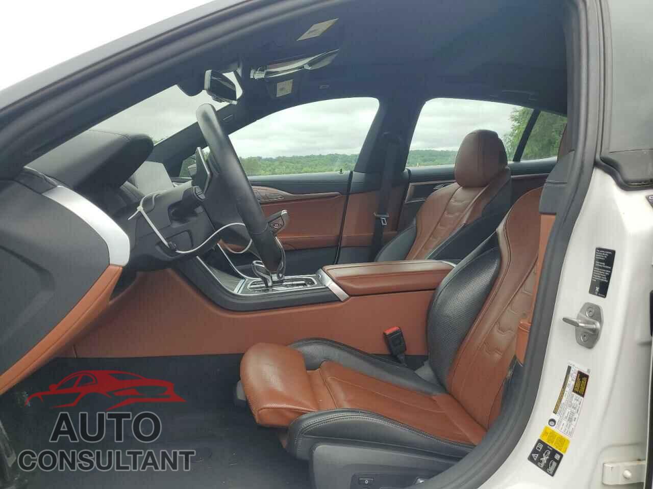 BMW 8 SERIES 2022 - WBAGV4C03NCH43079
