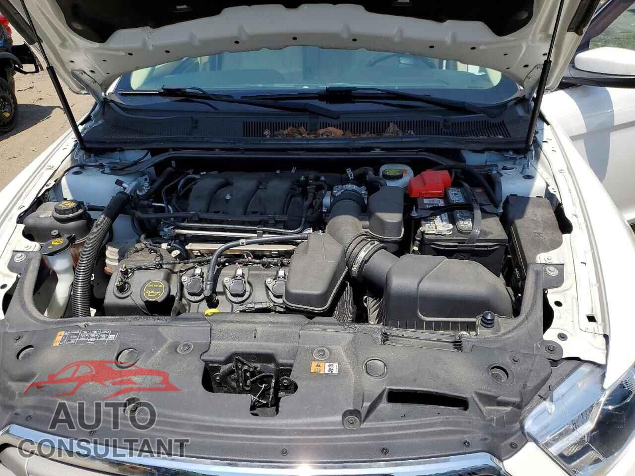 FORD TAURUS 2019 - 1FAHP2E87KG102579