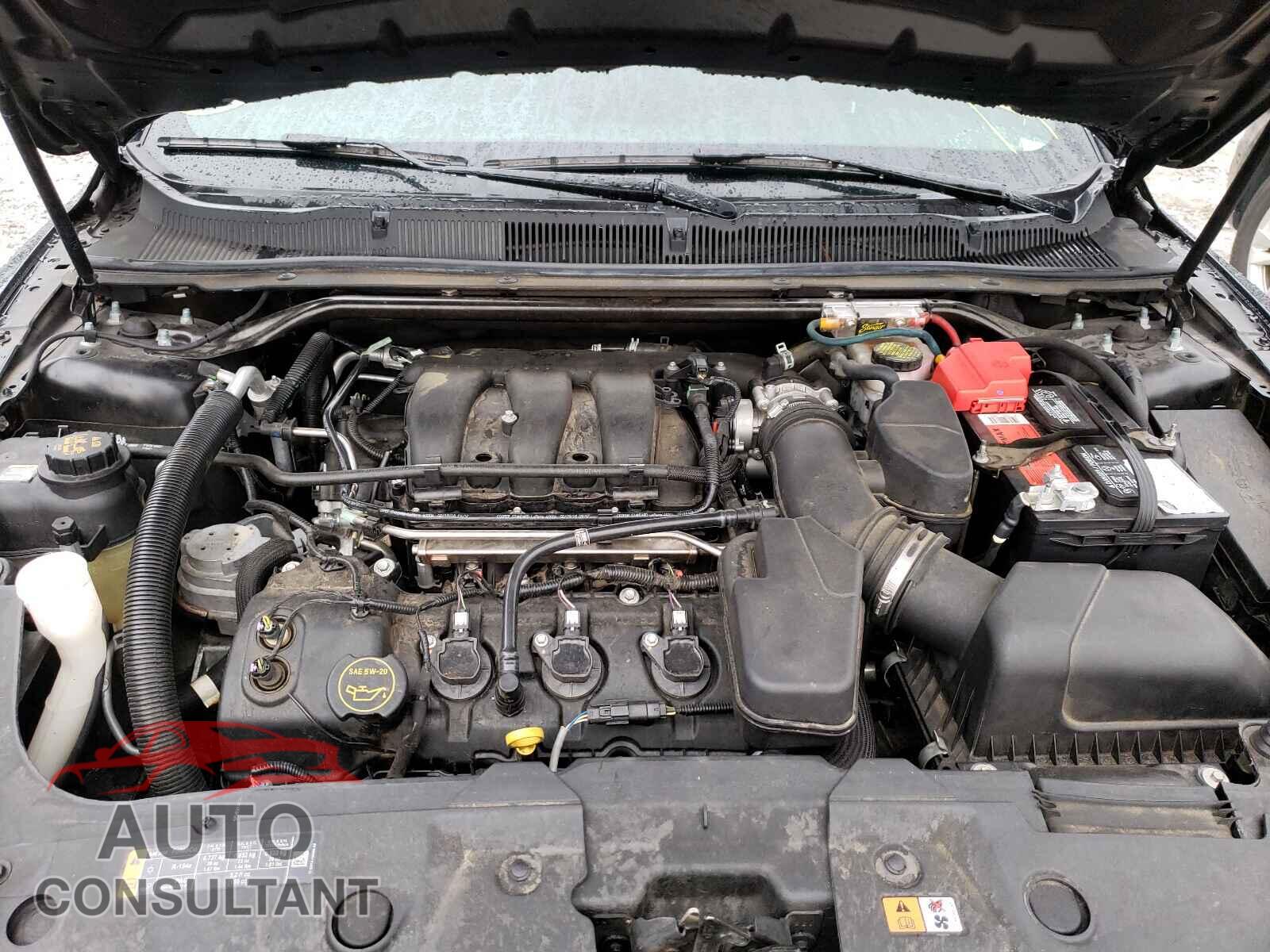 FORD TAURUS 2018 - 1FAHP2F84JG126464