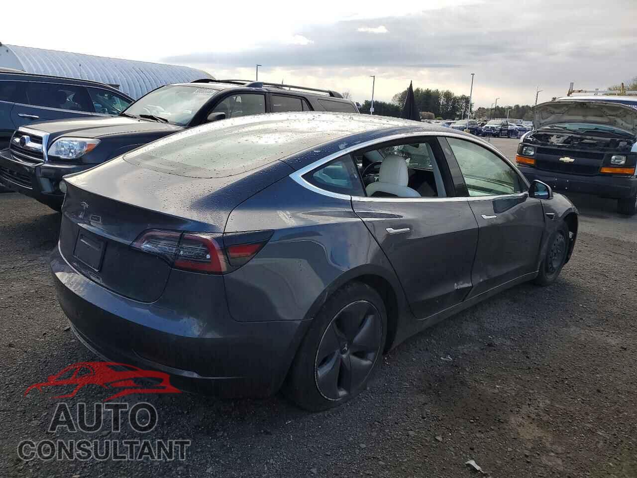 TESLA MODEL 3 2019 - 5YJ3E1EA5KF301857