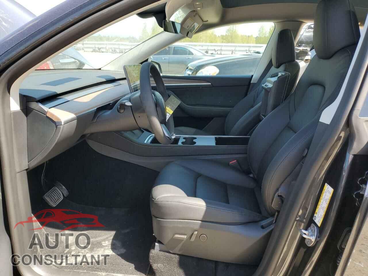 TESLA MODEL Y 2024 - 7SAYGDEE2RF013487