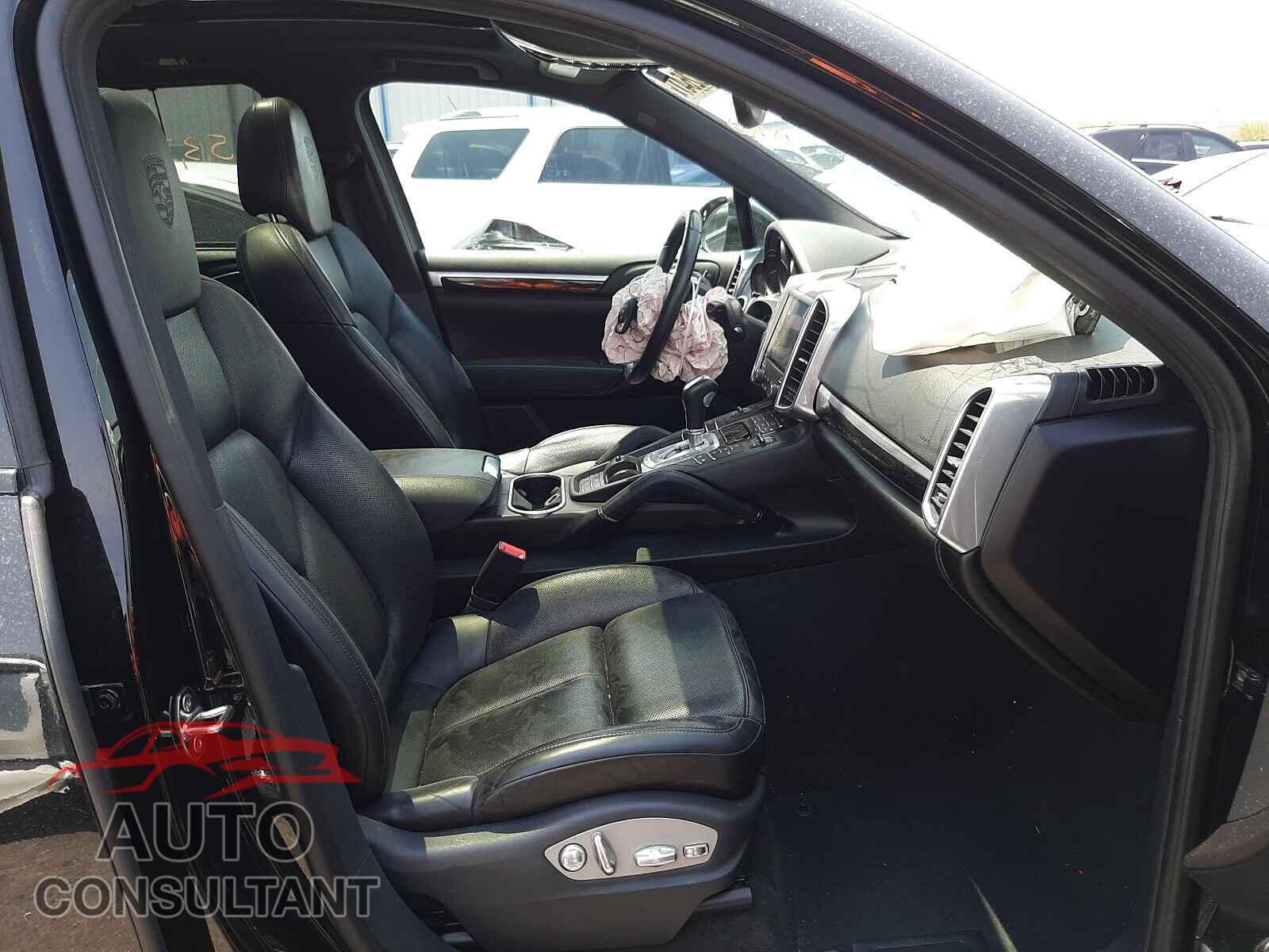 PORSCHE CAYENNE 2017 - WP1AA2A23HKA87100