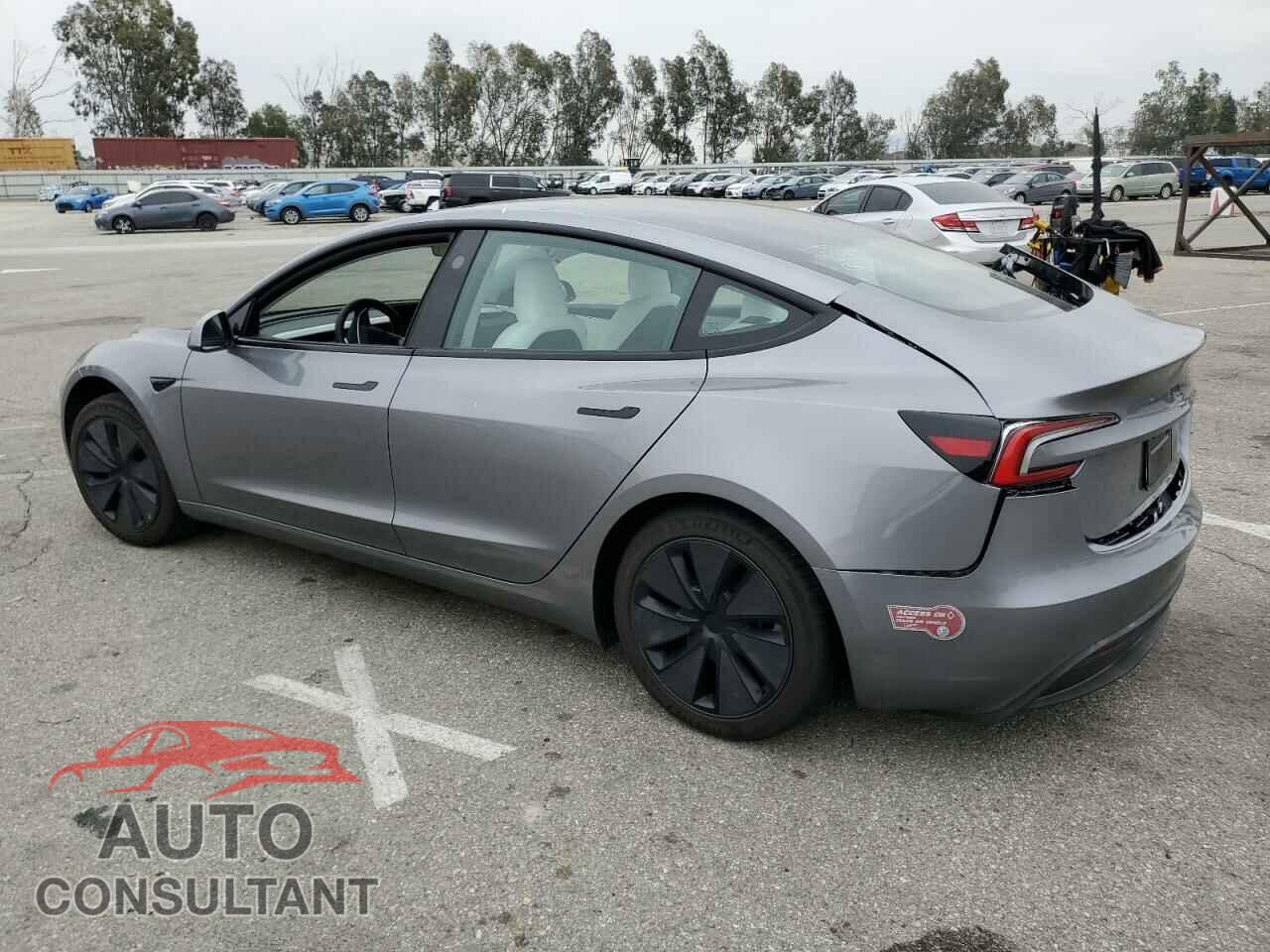 TESLA MODEL 3 2025 - 5YJ3E1EA9SF882599