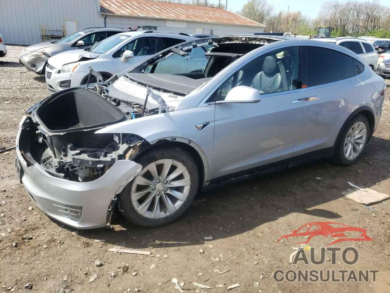 TESLA MODEL X 2016 - 5YJXCBE28GF031035