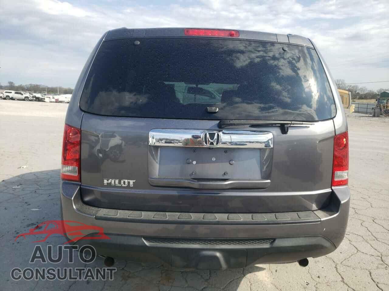 HONDA PILOT 2015 - 5FNYF3H20FB016136