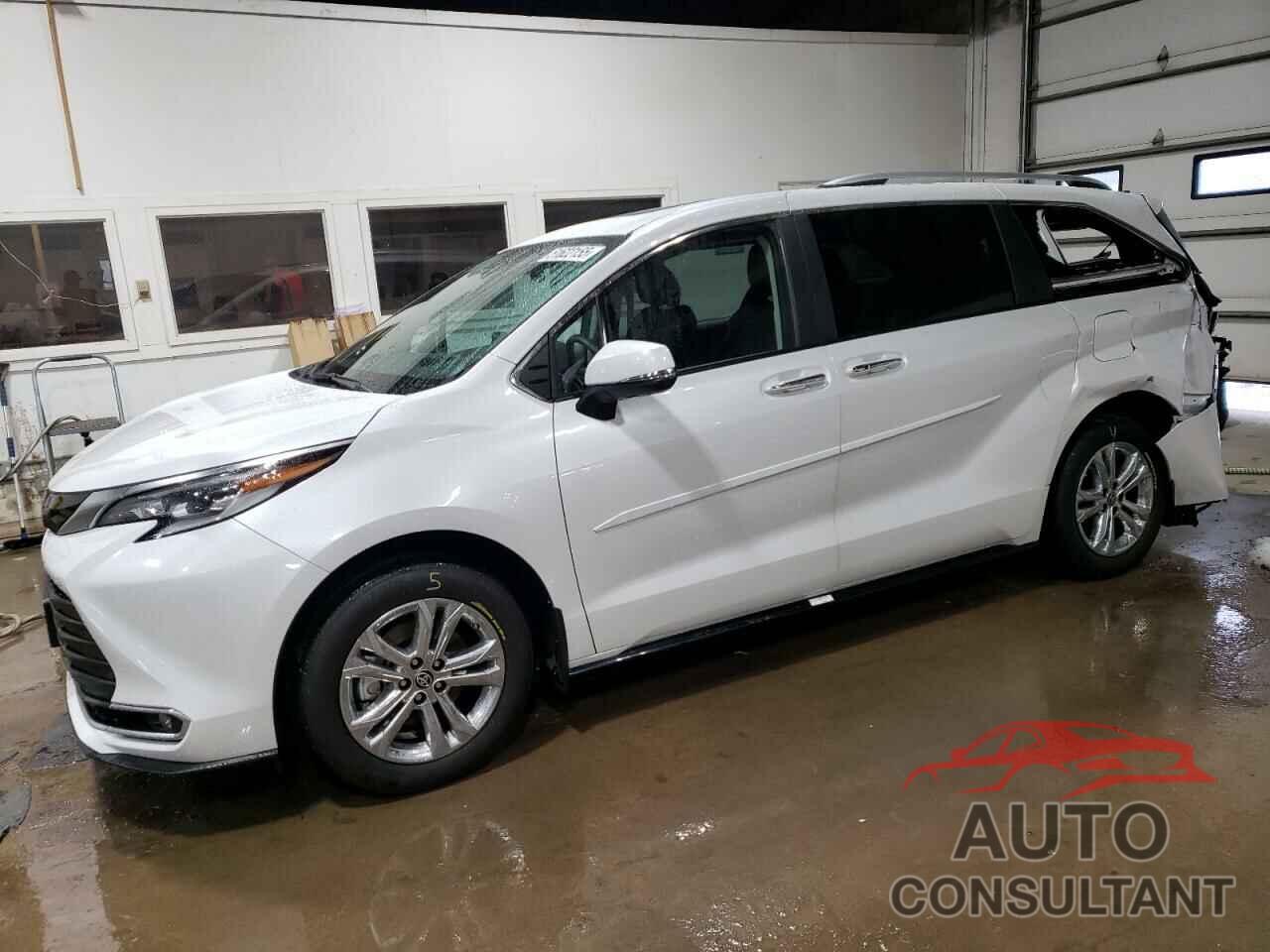 TOYOTA SIENNA 2023 - 5TDESKFC4PS094310