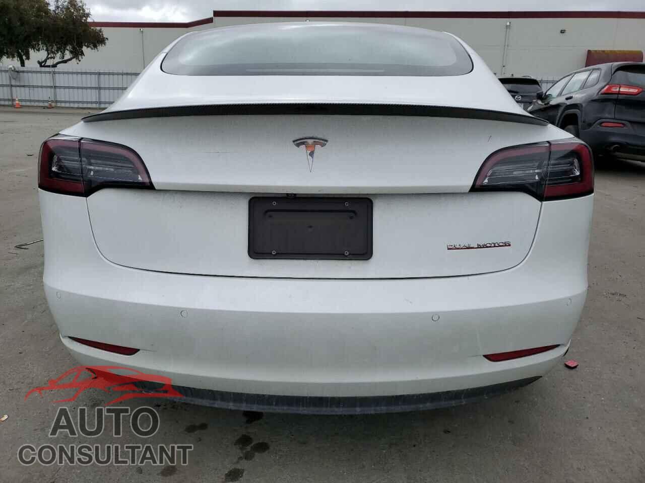 TESLA MODEL 3 2021 - 5YJ3E1EB0MF979931