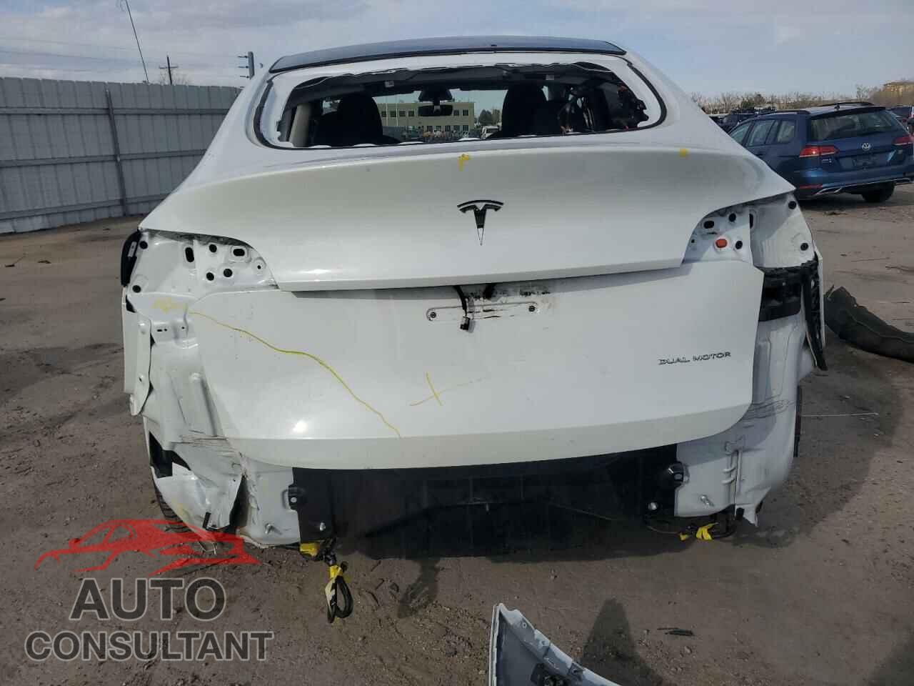 TESLA MODEL Y 2021 - 5YJYGDEEXMF299515