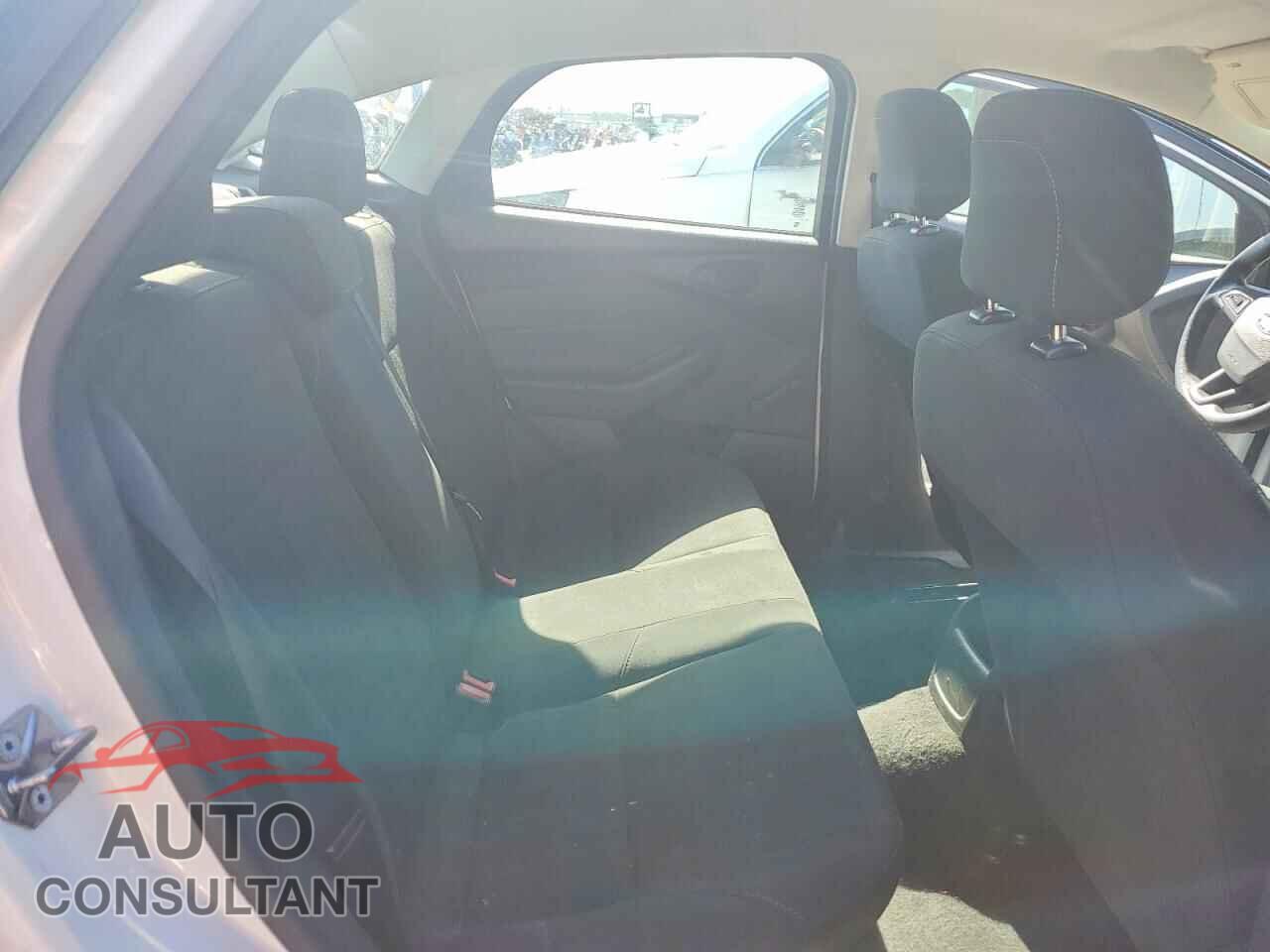 FORD FOCUS 2016 - 1FADP3E2XGL294997