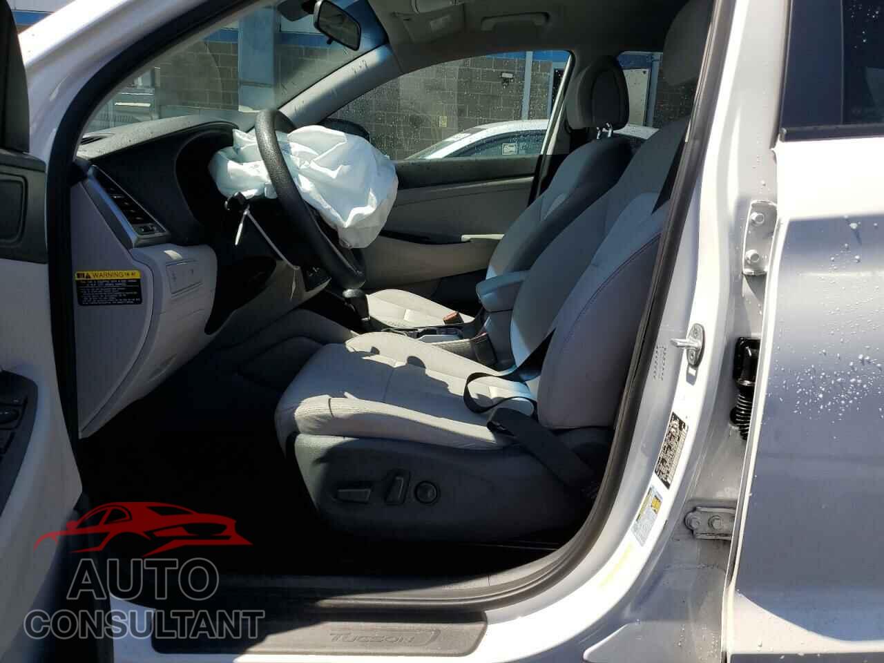 HYUNDAI TUCSON 2018 - KM8J3CA44JU759500