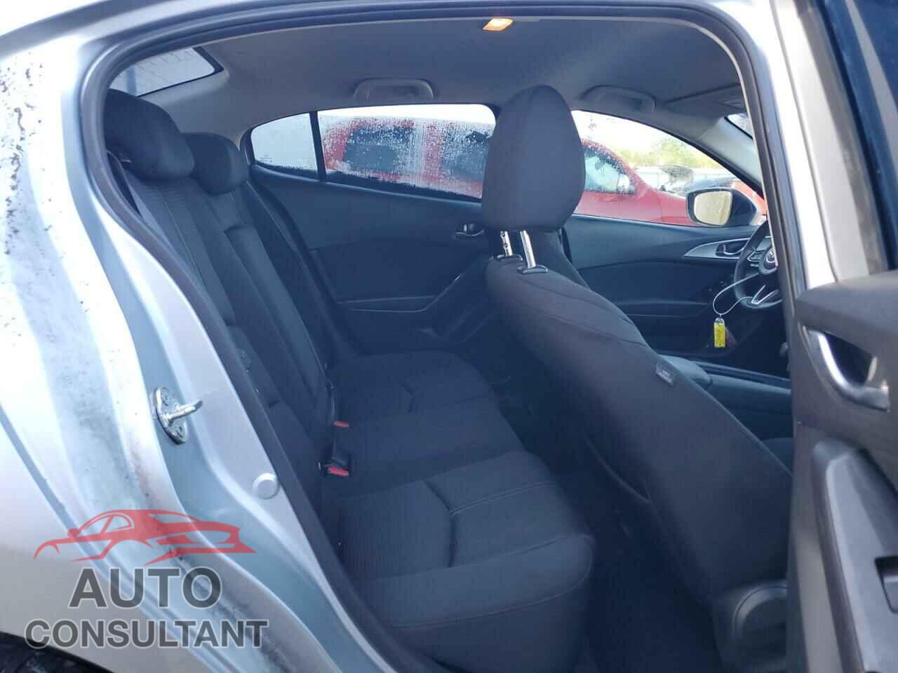 MAZDA 3 2017 - 3MZBN1U74HM157236