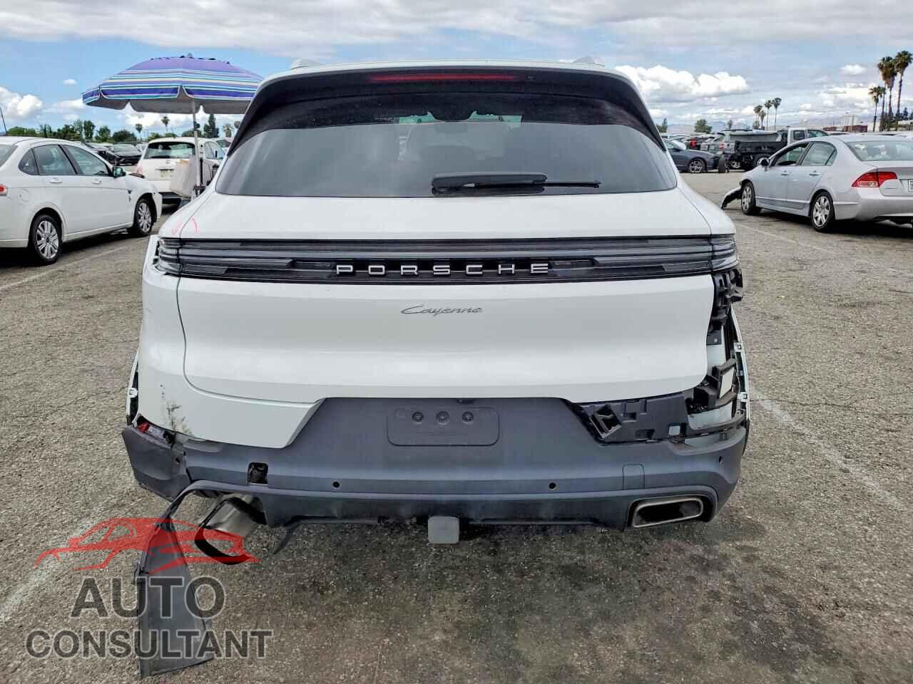 PORSCHE CAYENNE 2024 - WP1AA2AY3RDA02573
