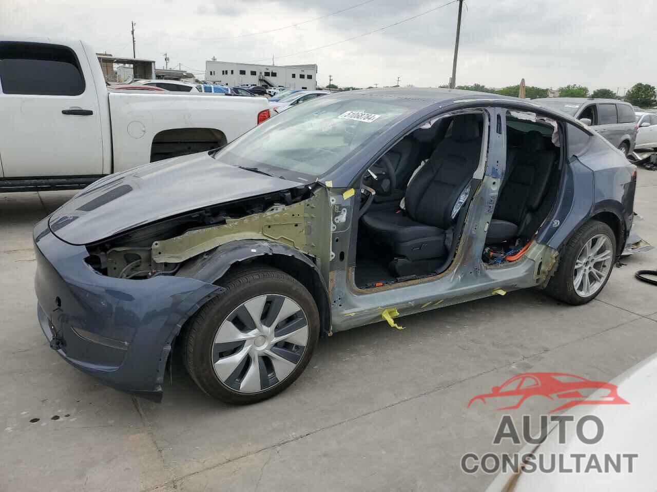TESLA MODEL Y 2023 - 7SAYGDEE7PA105155