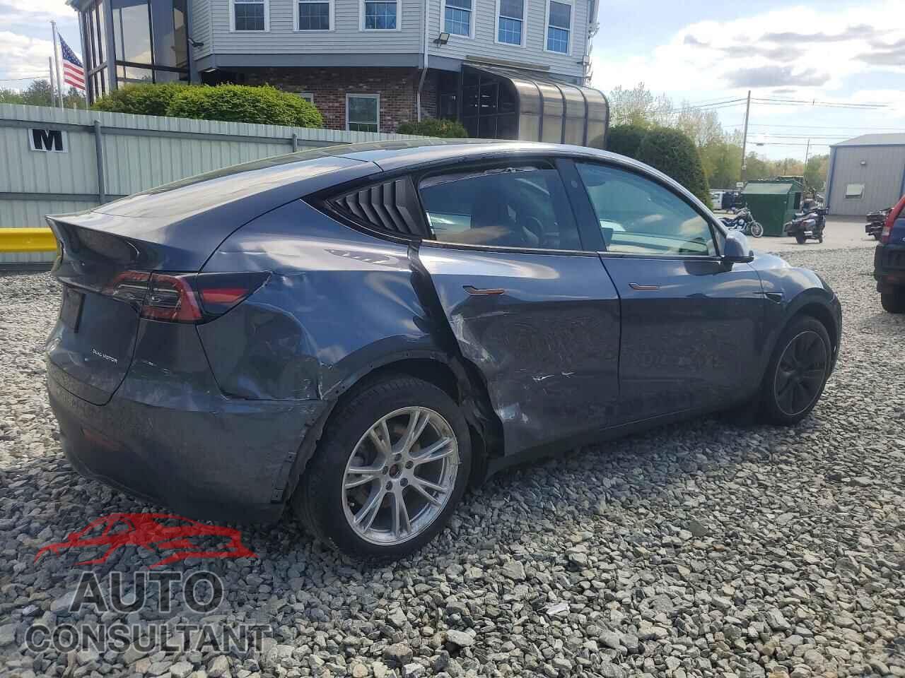 TESLA MODEL Y 2024 - 7SAYGDEE2RA217817