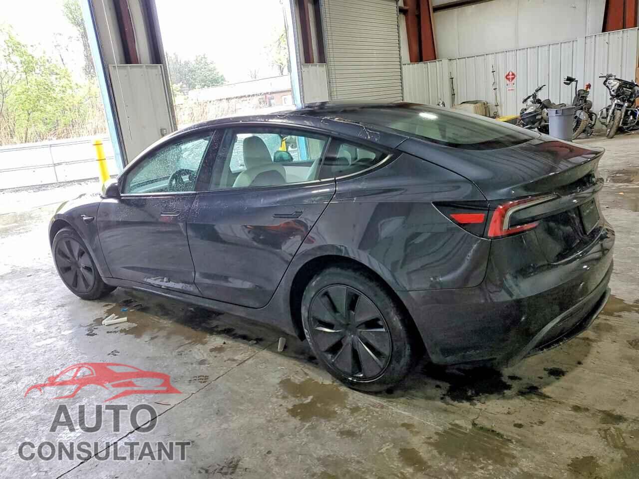 TESLA MODEL 3 2024 - 5YJ3E1EA6RF863860