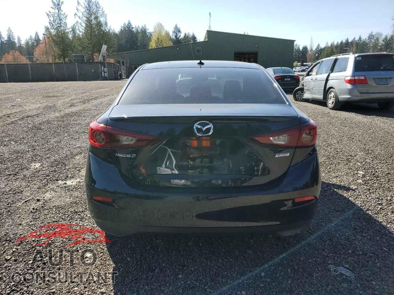 MAZDA 3 2018 - 3MZBN1W33JM190874