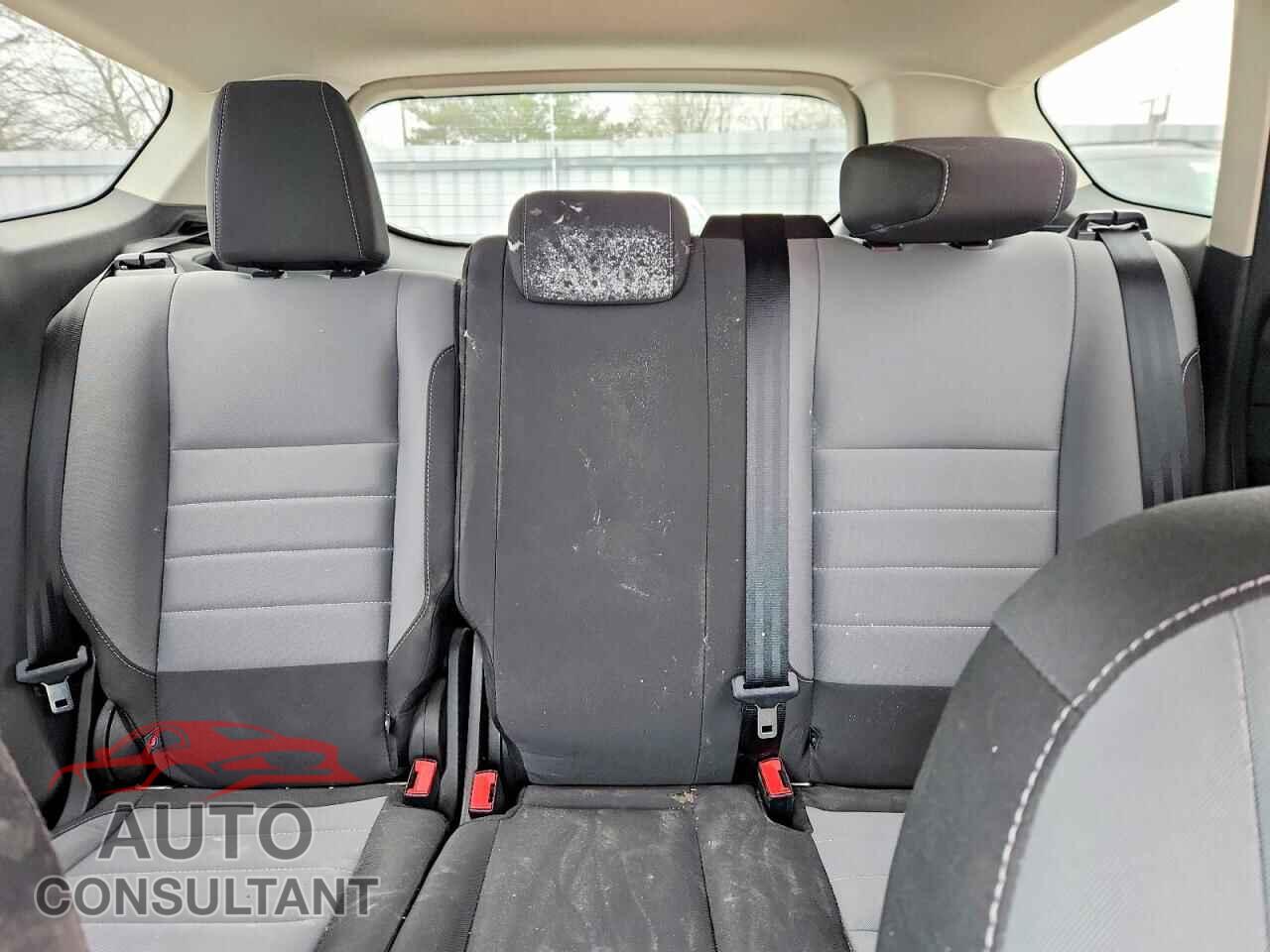 FORD ESCAPE 2017 - 1FMCU0F71HUC40244