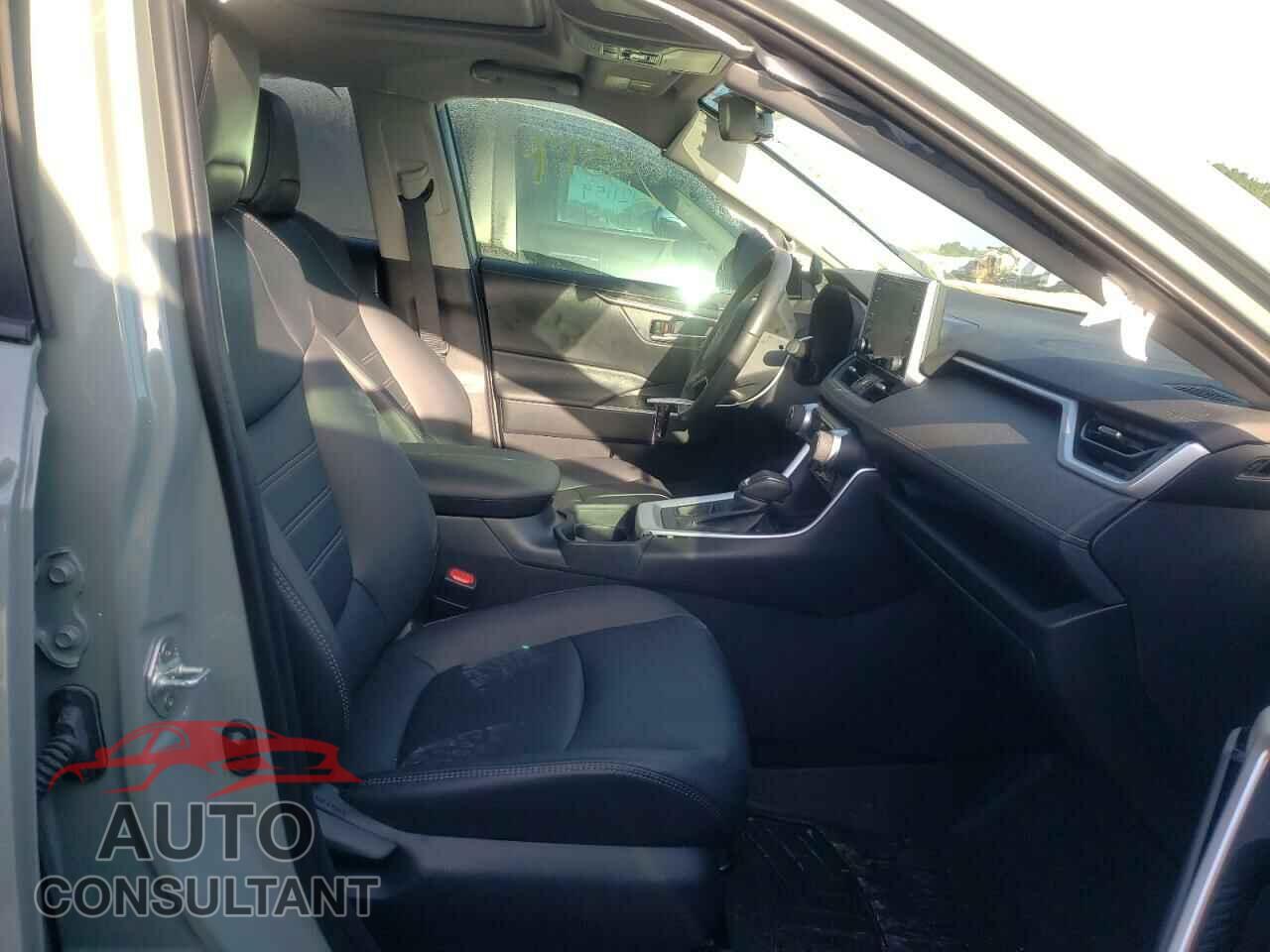 TOYOTA RAV4 2019 - 2T3C1RFV2KW044162